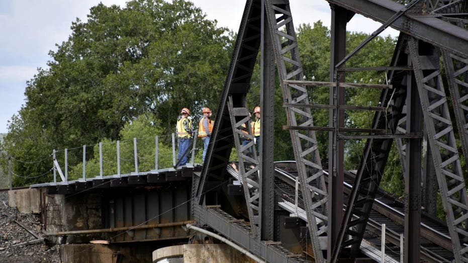 Train derailment montana