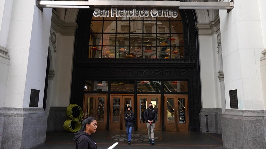 Front of Westfield's San Francisco Centre