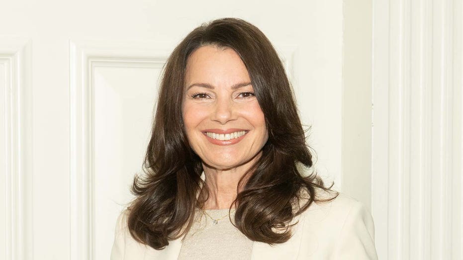 Fran Drescher smiling