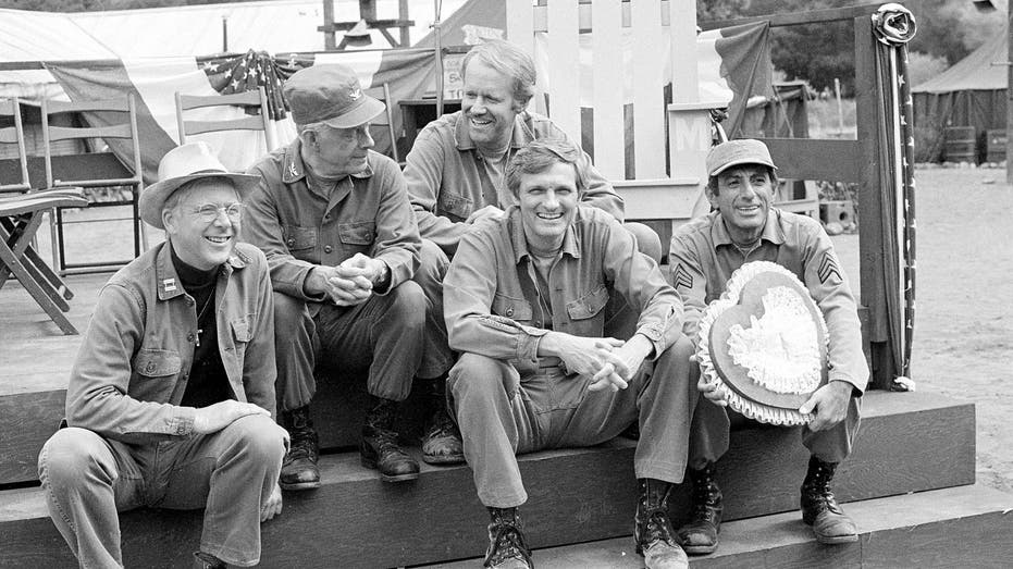 "M*A*S*H" cast