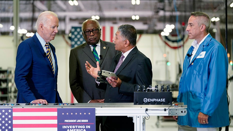 Biden meets with Clyburn on Bidenomics tour stop