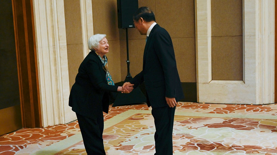 Yellen bows to Chinese premier