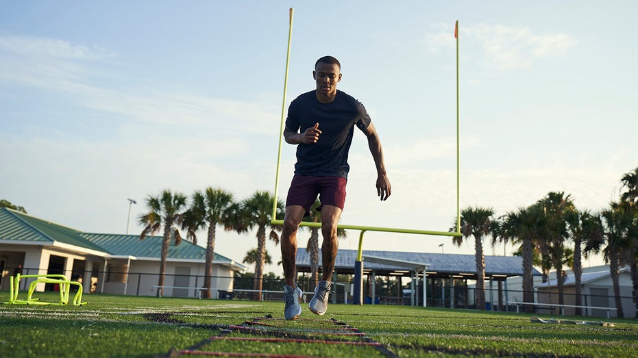 DeVonta Smith works out