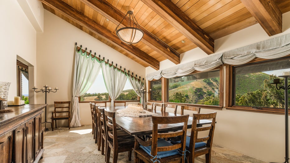 formal dining room