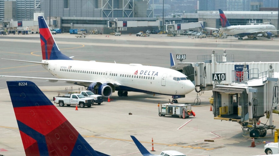 Delta Air Lines planes