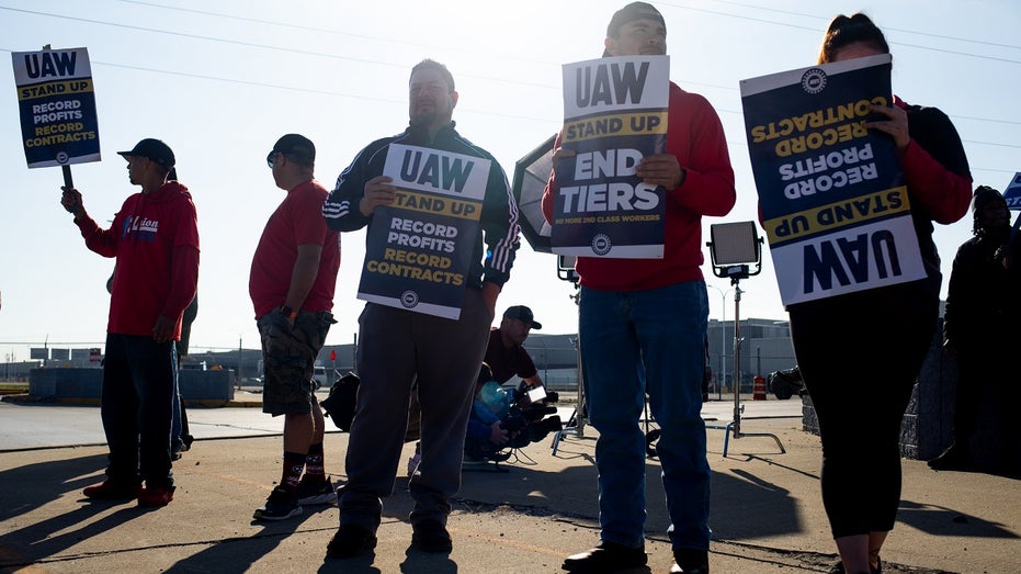 UAW on picket line