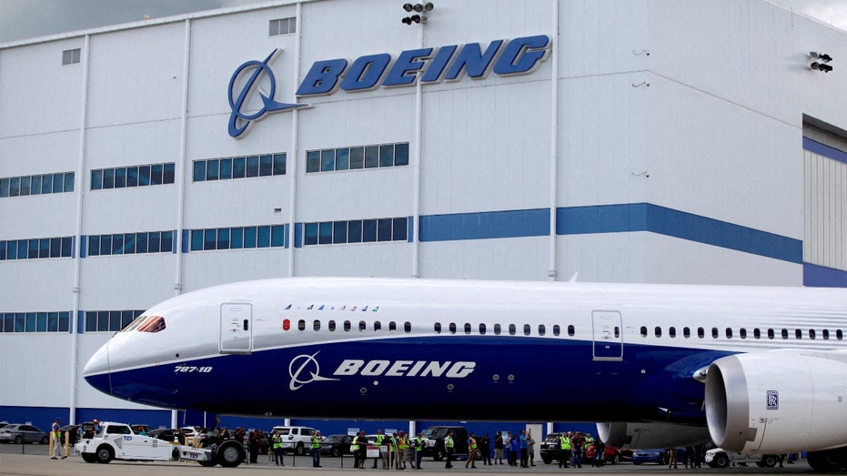 Boeing 787-10 Dreamliner