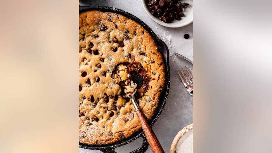 jjd chocolate chip cookie skillet