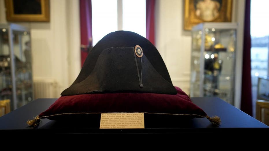 Napoleon bicorne hat