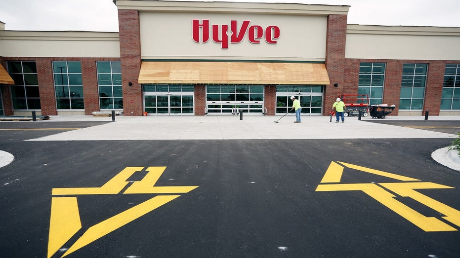 Hy-Vee Store