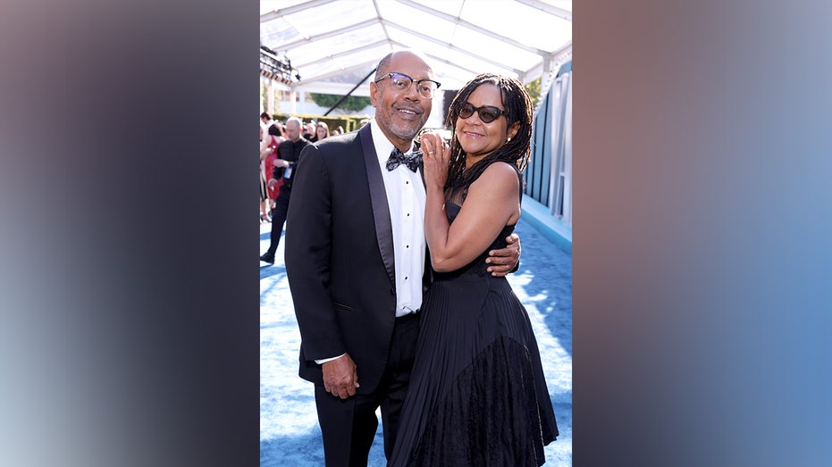 Kevin Merida and Donna Britt attend the 2022 Vanity Fair Oscar Party