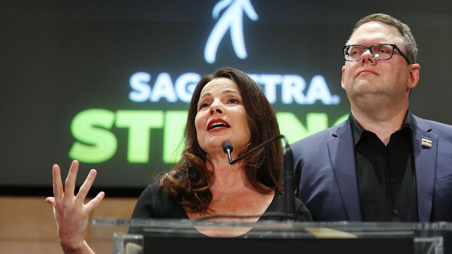 SAG-AFTRA President Fran Drescher and executive director Duncan Crabtree-Ireland