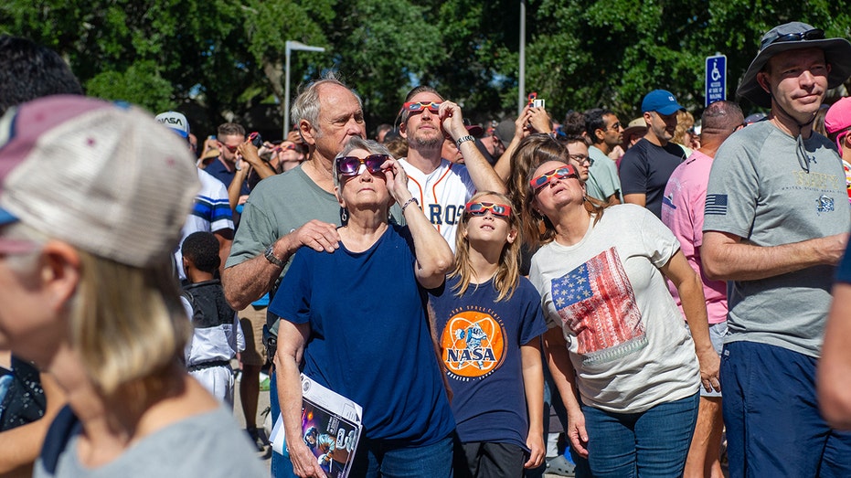 Eclipse viewers