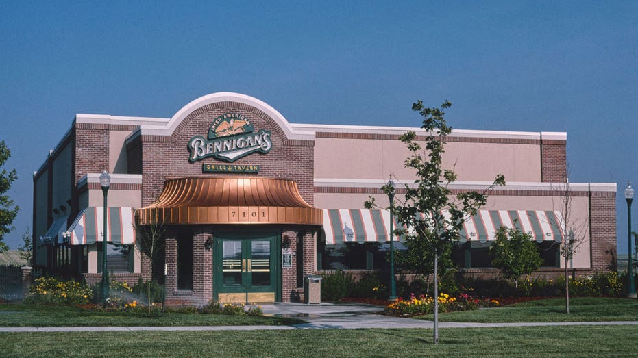 A Bennigan's restaurant in Denver, Colorado 2004