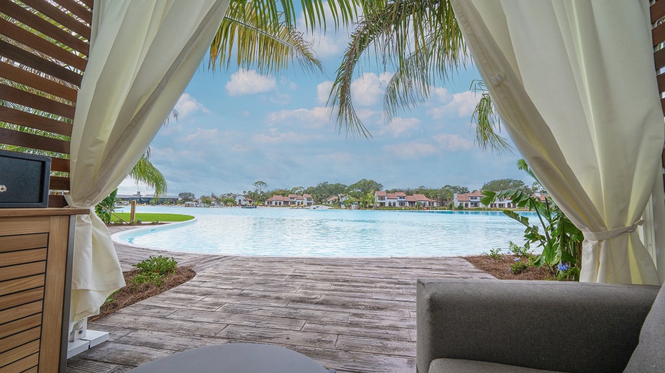 Orlando resort pool